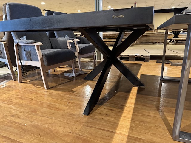 Eettafel, zwart hardhout, zwart metalen spinpoot - afbeelding 3 van  4