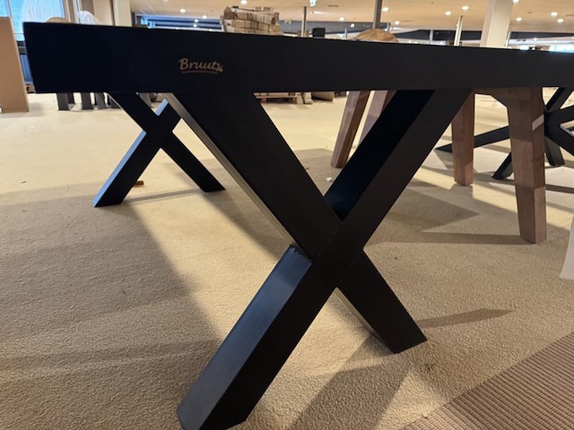 Eettafel, zwart hardhout, zwart metalen x-poot - afbeelding 4 van  5