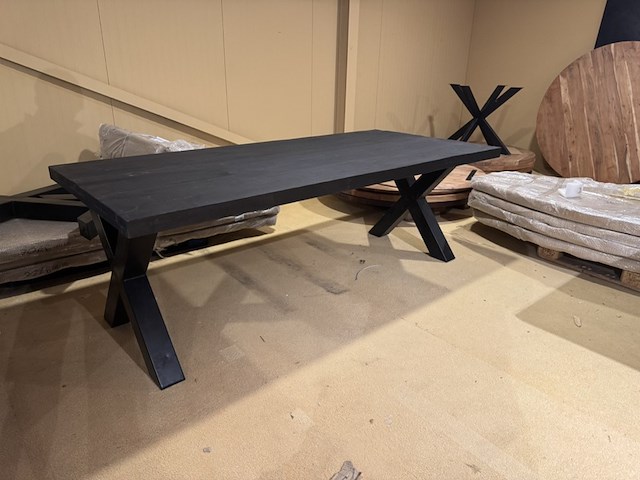 Eettafel, zwart mangohout, zwart metalen x-poot - afbeelding 1 van  5