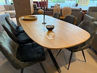 Eettafel, zwart metalen spinpoot naturel