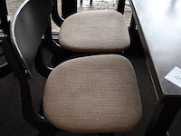 Eettafelset bestaande uit tafel met 4 stoelen met gestoffeerde zitting. afmeting tafel 120 x 80 x 76 cm. - afbeelding 3 van  4