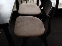 Eettafelset bestaande uit tafel met 4 stoelen met gestoffeerde zitting. afmeting tafel 120 x 80 x 76 cm. - afbeelding 4 van  4