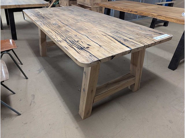 Eettfel rustiek eikenhout, epoxy. 200 x 100 x 77cm. houten a onderstel - afbeelding 1 van  3