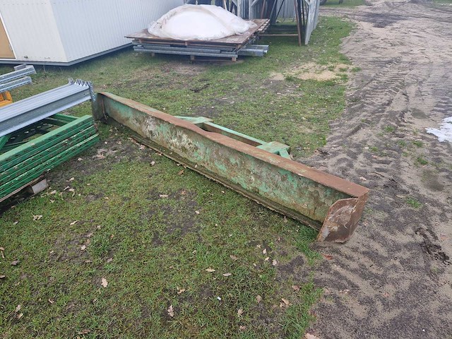 Egalisatiebord / grondschuif / sneeuwschuif - afbeelding 1 van  1