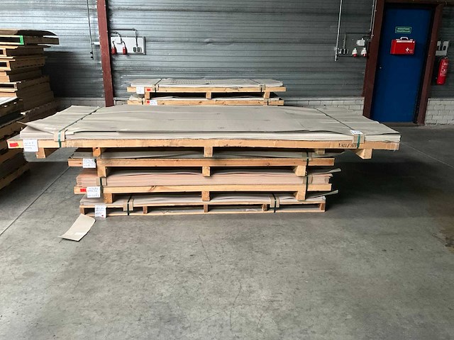 Egger partij hpl - afbeelding 2 van  4