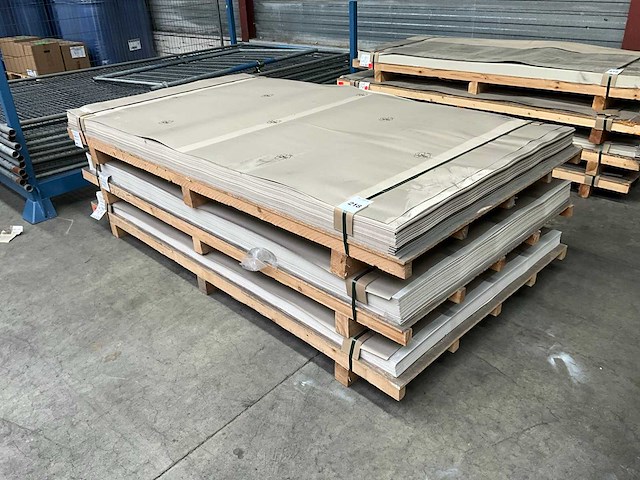 Egger partij hpl - afbeelding 1 van  6