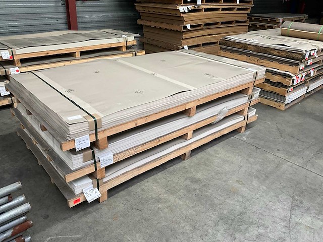 Egger partij hpl - afbeelding 3 van  6