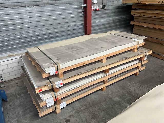 Egger partij hpl - afbeelding 3 van  6