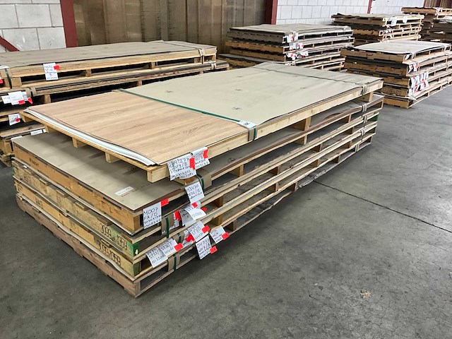 Egger partij hpl - afbeelding 3 van  6