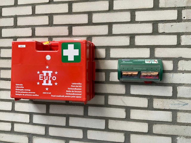 Ehbo- koffer en salvequick pleisterset - afbeelding 1 van  5