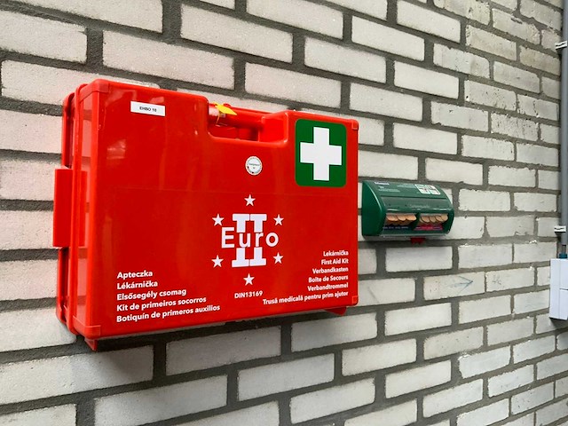 Ehbo- koffer en salvequick pleisterset - afbeelding 2 van  5