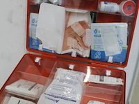 Ehbo koffer met wandbeugel. - afbeelding 2 van  2