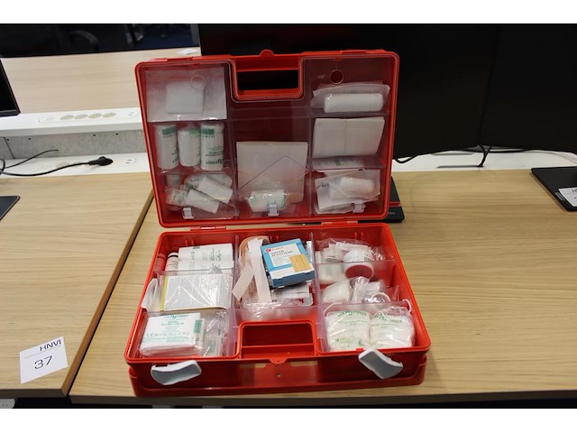 Ehbo koffer voor de bouw met wandbeugel. - afbeelding 2 van  2