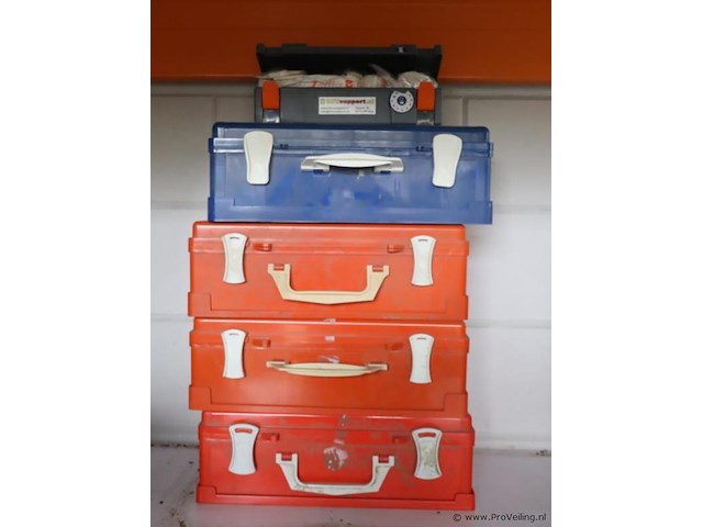 E.h.b.o. koffers - 5 stuks. - afbeelding 1 van  4