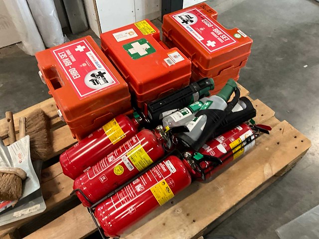 Ehbo koffers en brandblussers - afbeelding 2 van  3