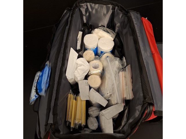 Ehbo tas met inhoud - afbeelding 2 van  3