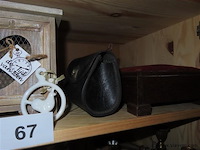 Eierkastjes, voetkrukje en beugeltasje - afbeelding 2 van  2