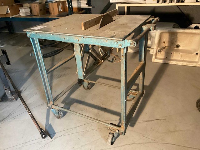 Eigen bouw tafelcirkelzaagmachine - afbeelding 1 van  5