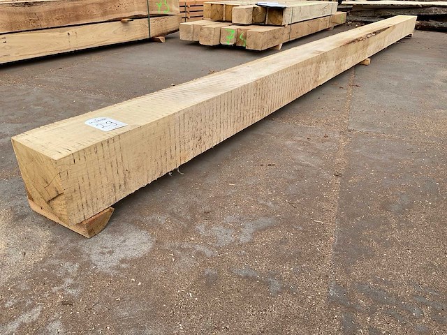 Eiken balk 200x220 mm lengte 535 cm - afbeelding 1 van  5