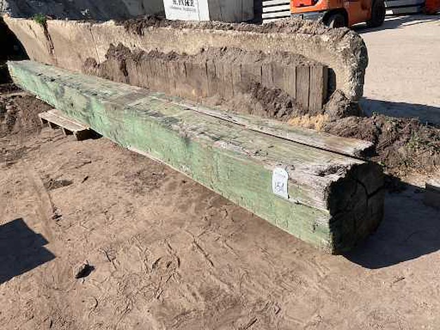 Eiken balk 6500mm - afbeelding 1 van  3