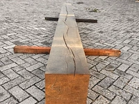 Eiken balk fijnbezaagd, 300x300mm, lengte 410cm