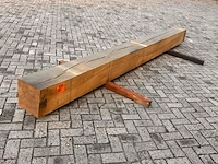 Eiken balk fijnbezaagd, 300x300mm, lengte 410cm - afbeelding 2 van  3