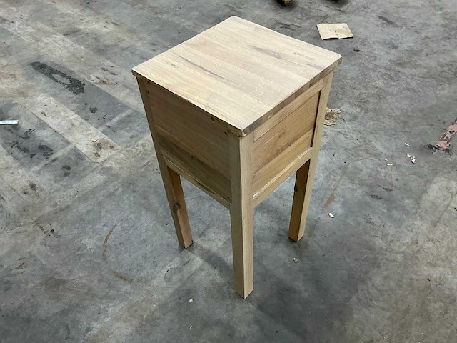 Eiken bijzet tafeltje 73,5x35x35,5cm - afbeelding 4 van  7