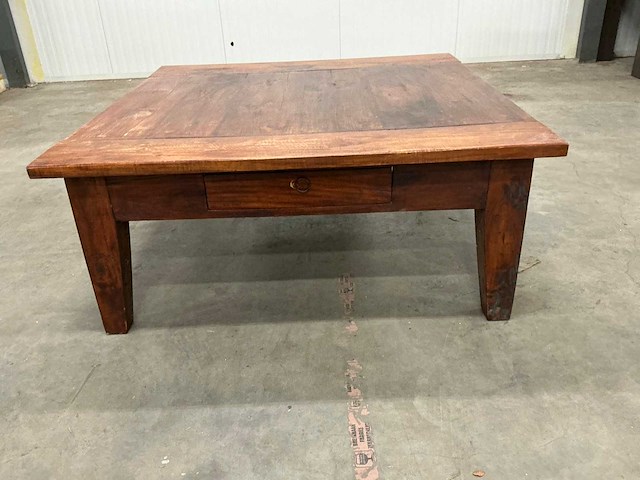 Eiken bijzettafel 119,5x120x50,5cm - afbeelding 1 van  1