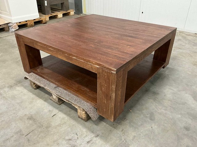 Eiken bijzettafel 120,5x120x45cm - afbeelding 1 van  6