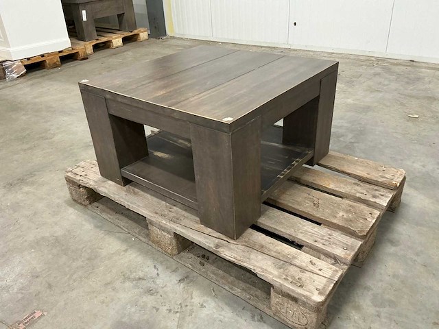 Eiken bijzettafel 69,5x70x40cm - afbeelding 1 van  2