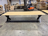 Eiken boomstamtafel 300 cm. - afbeelding 2 van  4