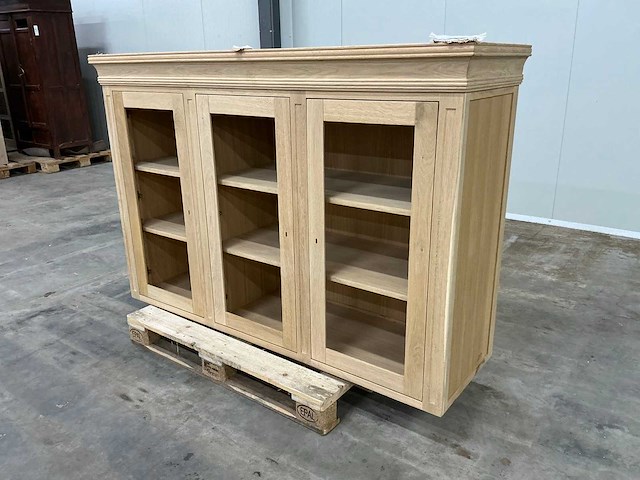 Eiken bovenkast of displaykast 121x181,5x53,5cm - afbeelding 1 van  7