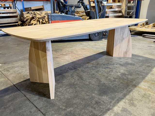 Eiken deens ovaal eetkamertafel 240 cm - afbeelding 1 van  5