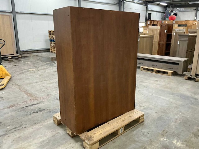 Eiken displaykast of bovenkast 162,5x121,5x47cm - afbeelding 1 van  1
