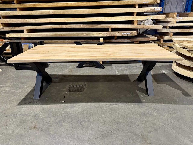 Eiken eetkamertafel 240 cm - afbeelding 1 van  4