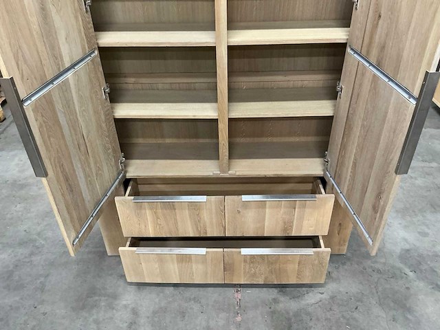 Eiken kamerkast of opbergkast 220,5x160,5x40cm - afbeelding 7 van  7