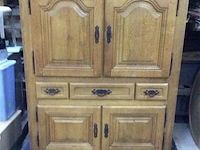 Eiken kast