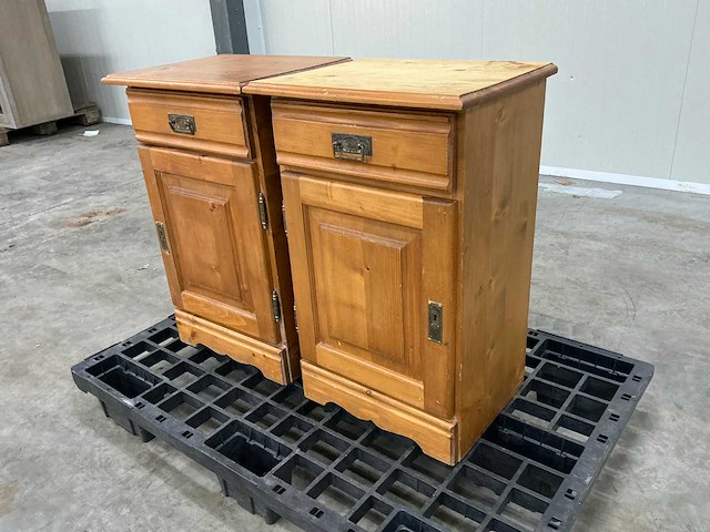 Eiken nachtkastjes 71x44x35cm (2x) - afbeelding 1 van  6