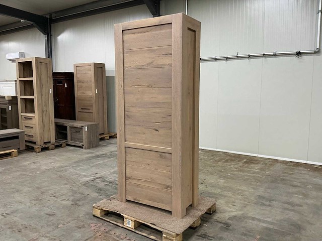 Eiken opbergkast 216x90,5x46cm - afbeelding 1 van  2