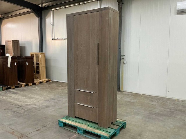 Eiken opbergkast 220,5x100,5x40,5cm - afbeelding 1 van  6