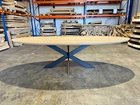 Eiken ovaal eetkamertafel 260 cm