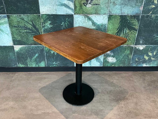 Eiken restauranttafel met rond onderstel (2x) - afbeelding 1 van  3