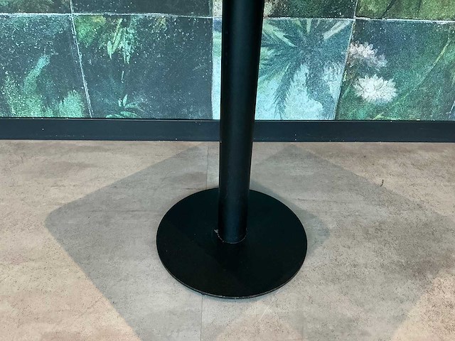 Eiken restauranttafel met rond onderstel - afbeelding 3 van  3