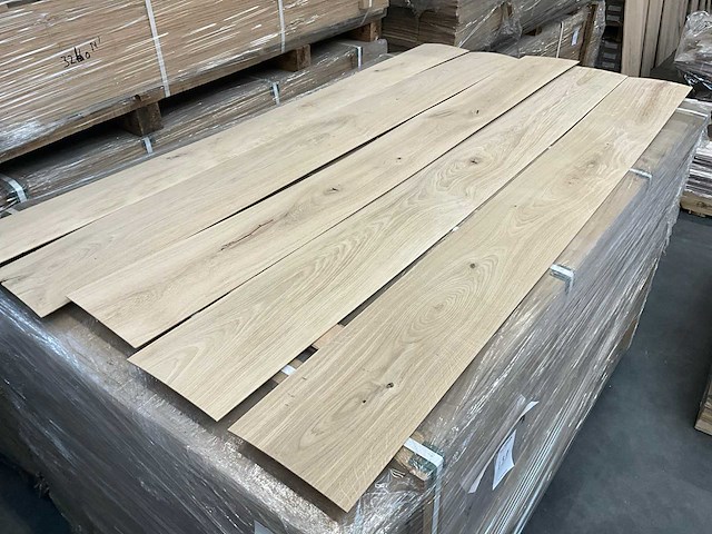 Eiken rustiek a/b parketvloer toplaag - afbeelding 2 van  3