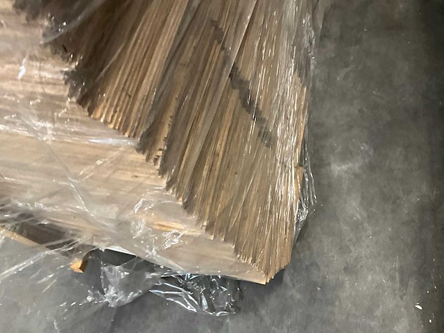 Eiken rustiek a/b parketvloer toplaag - afbeelding 3 van  4