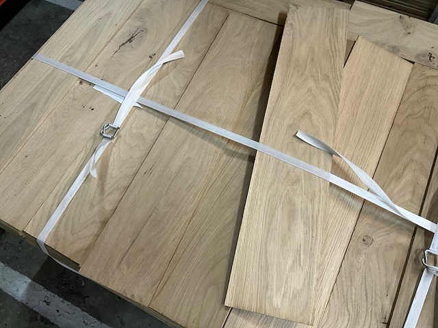 Eiken rustiek ab/bc fineerstroken 4mm (970x) - afbeelding 3 van  4