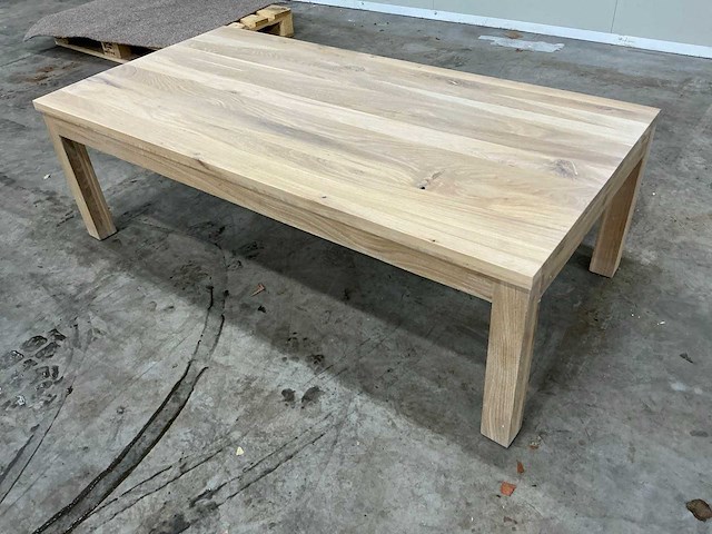 Eiken salontafel 140,5x71x45cm - afbeelding 1 van  5