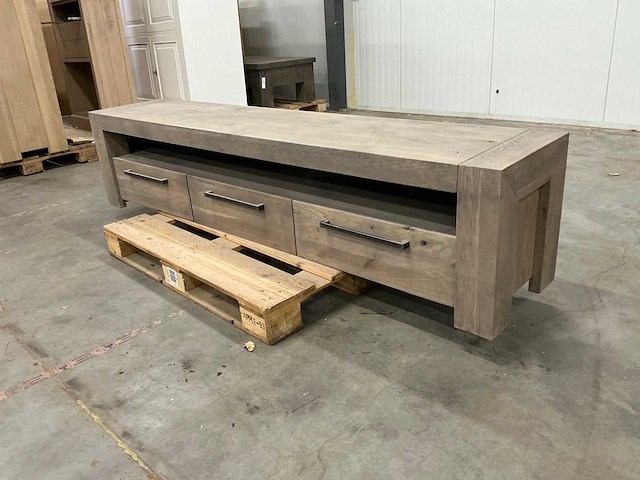 Eiken televisiemeubel 50x222,5x45cm - afbeelding 1 van  6