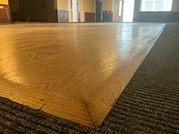 Eikenhouten dansvloer – ca. 40,4 m² – 5.250 x 7.700 mm - afbeelding 1 van  7
