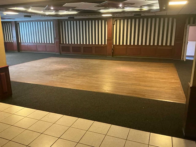 Eikenhouten dansvloer – ca. 40,4 m² – 5.250 x 7.700 mm - afbeelding 3 van  7